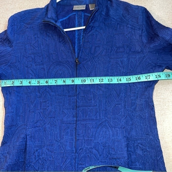 Chicos Full Zip Dressy Jacket Crinkle Mock Neck Long Sleeve Pockets Blue Sz 1. - Picture 5 of 7